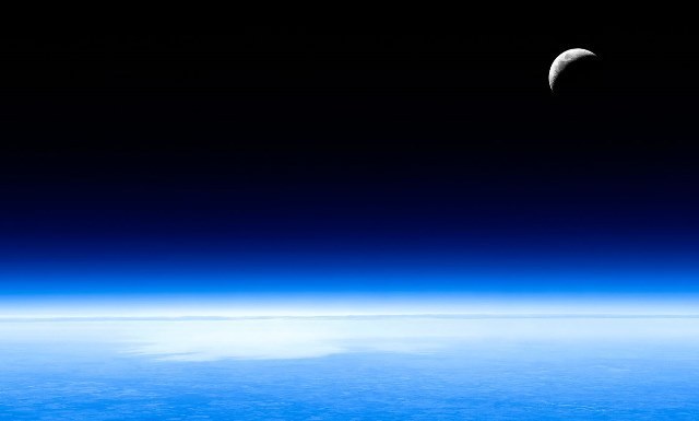 From the Earth to the Moon Free Keynote Theme