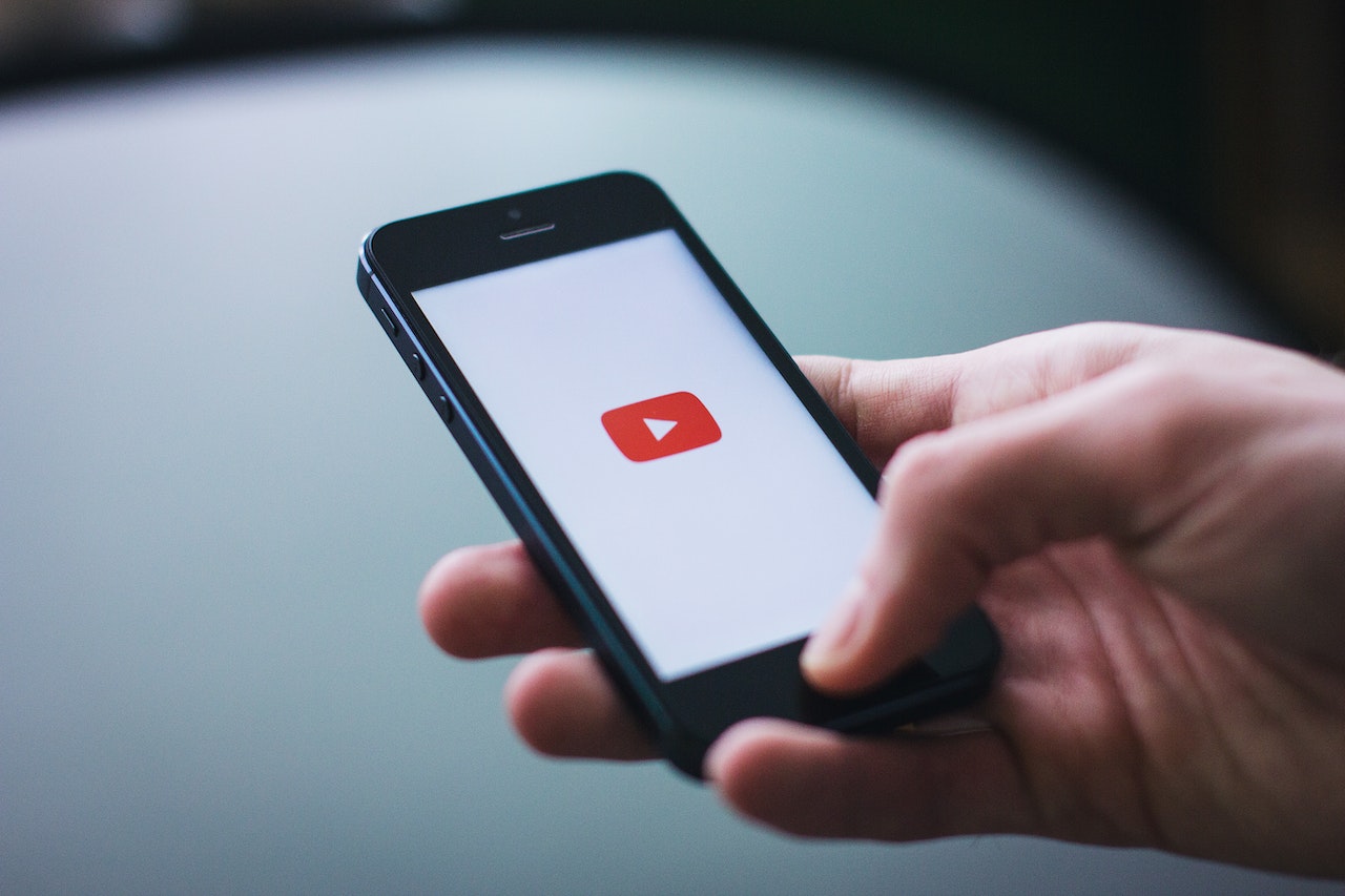 Low Traffic From Your YouTube Video AD? Here Are 7 Tactics To Capture The Viewer's Attention in the First 5 Seconds