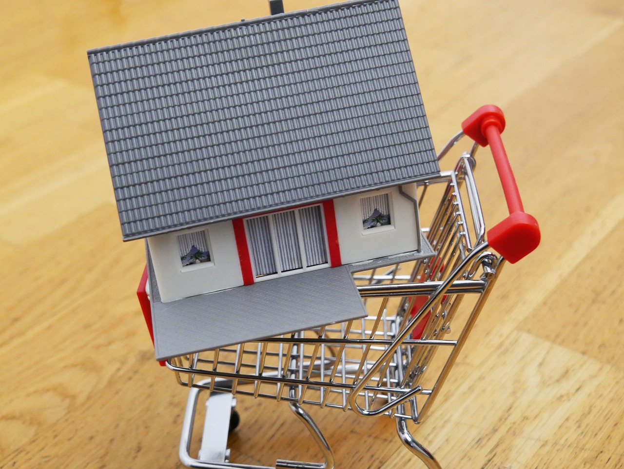 8 Property Services That You Need to Know When You Buy