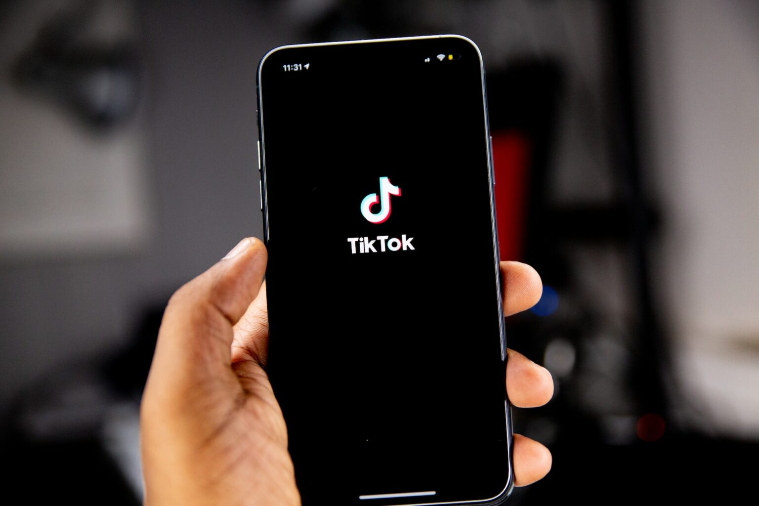 10 Tips for Selling on TikTok: Boost Your Print-On-Demand Sales Like A Pro