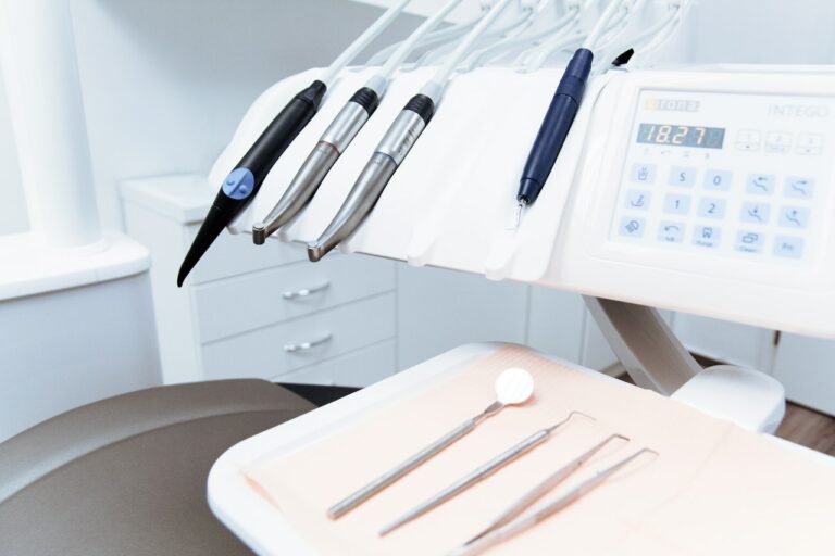 7 Essential Tips for Choosing the Right Dentist