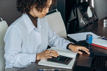 Outsourcеd Bookkееping Solutions: Strеamlining Financial Opеrations