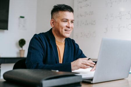 How to Streamline Business Operations with Virtual Assistant Teams