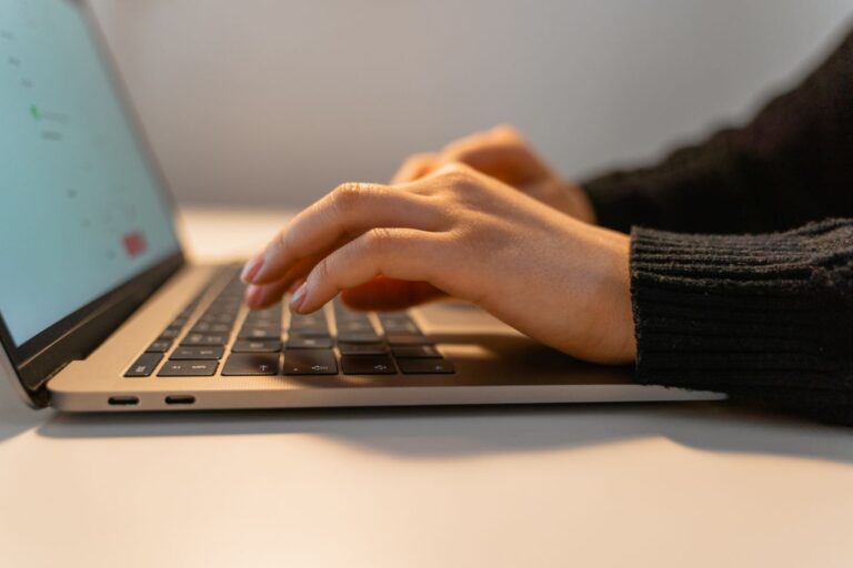 How a Strong Knowledge Base Can Dramatically Reduce Tier 1 to Tier 2 Escalations How a Strong Knowledge Base Can Dramatically Reduce Tier 1 to Tier 2 Escalations