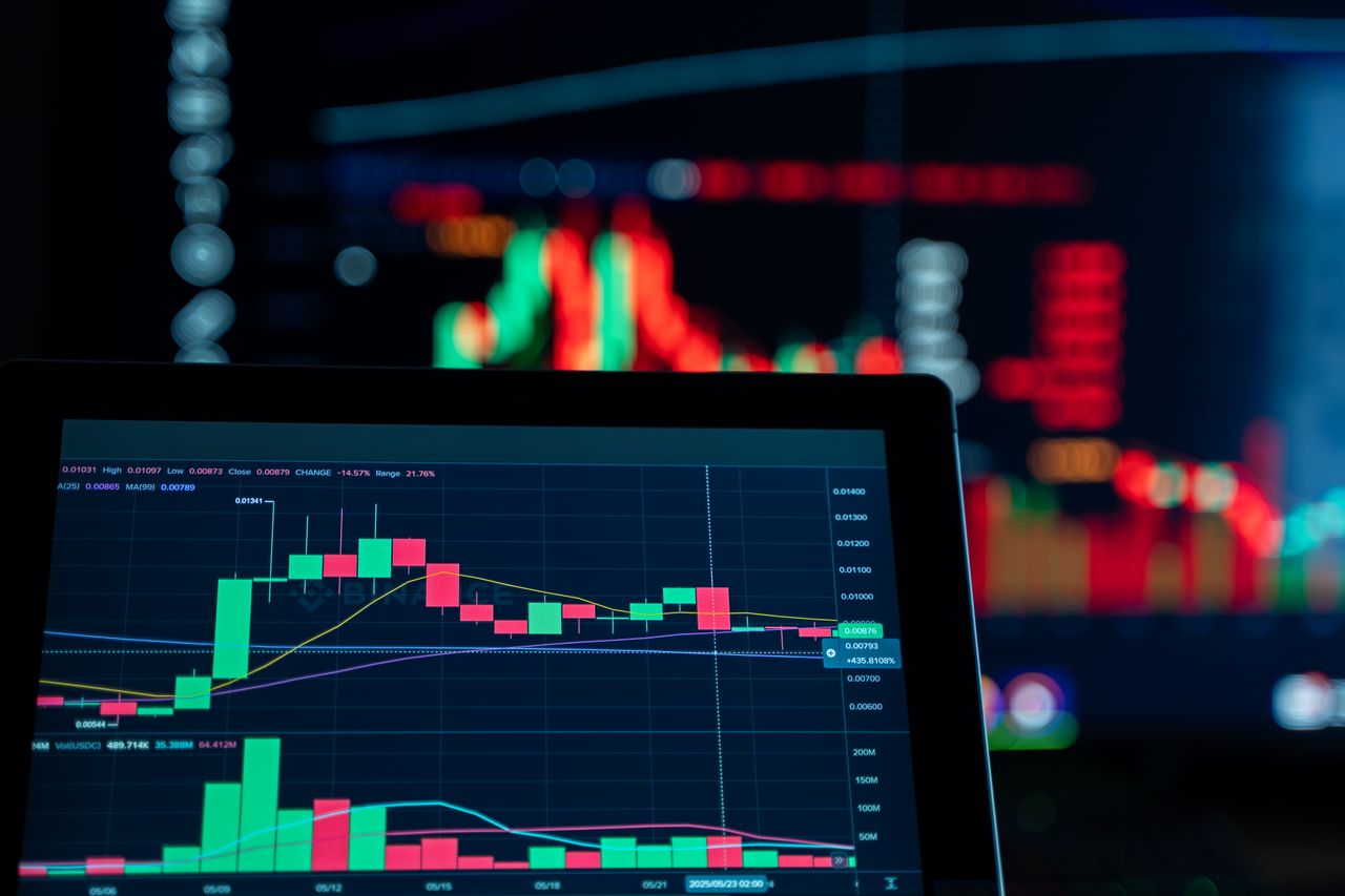 Smart Strategies for Hedging Market Volatility With Physical Precious Metals Smart Strategies for Hedging Market Volatility With Physical Precious Metals