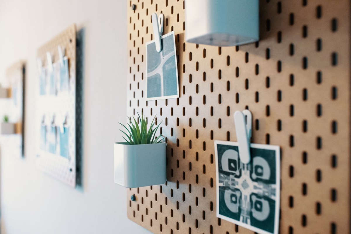 The Versatility and Benefits of Peg Boards in Modern Spaces The Versatility and Benefits of Peg Boards in Modern Spaces