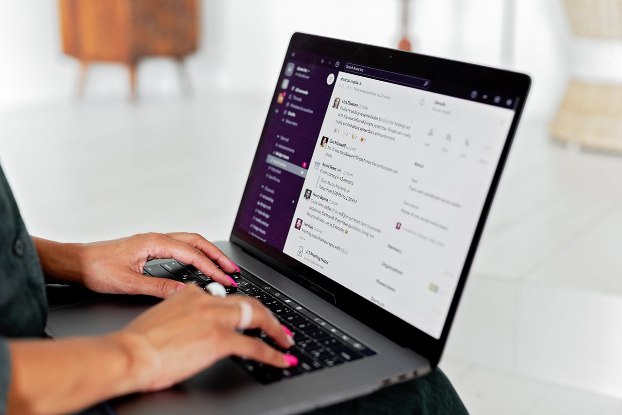 How Cloud CRM Software Solves Everyday Sales Problems How Cloud CRM Software Solves Everyday Sales Problems
