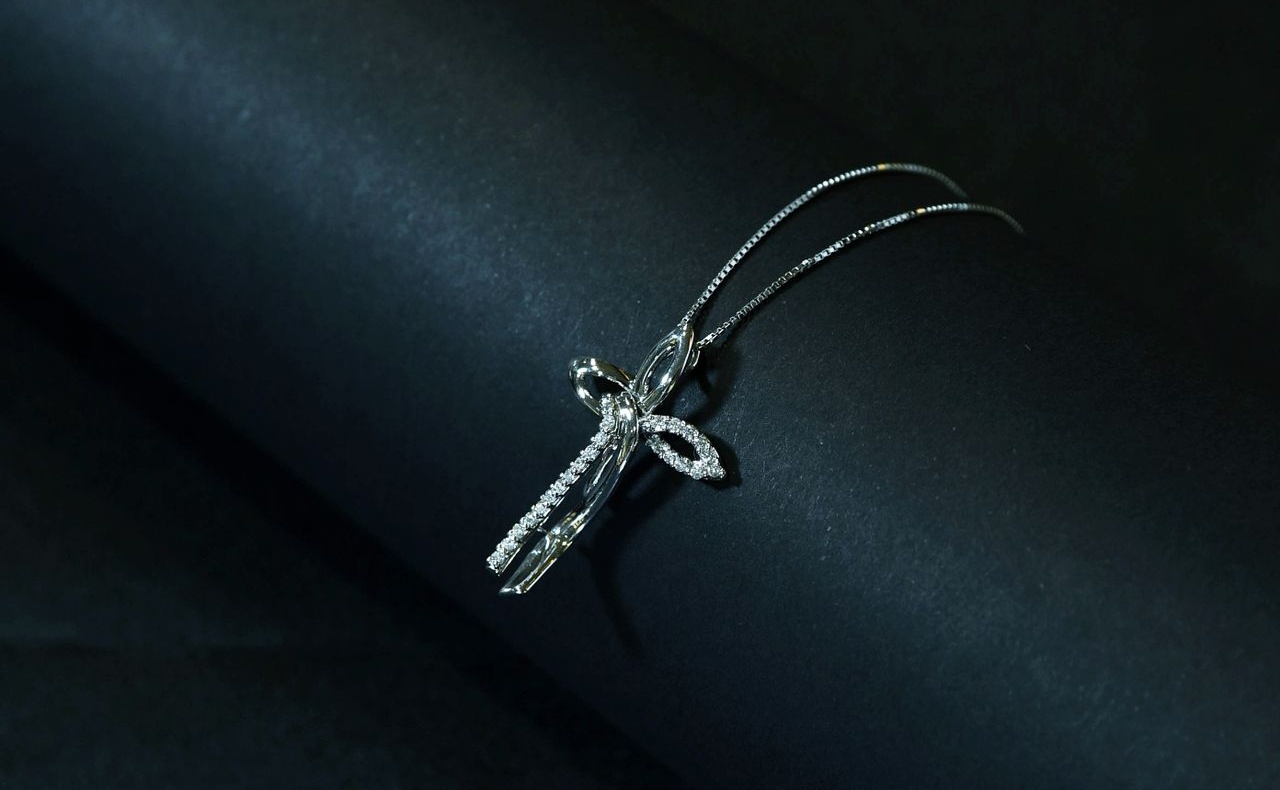 Why Elegant Diamond Cross Pendants Are the Ultimate Expression of Faith and Fine Jewelry Why Elegant Diamond Cross Pendants Are the Ultimate Expression of Faith and Fine Jewelry