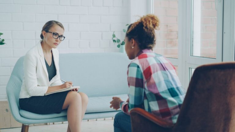 Should I Exercise in Addition to Seeing a Therapist? Should I Exercise in Addition to Seeing a Therapist?